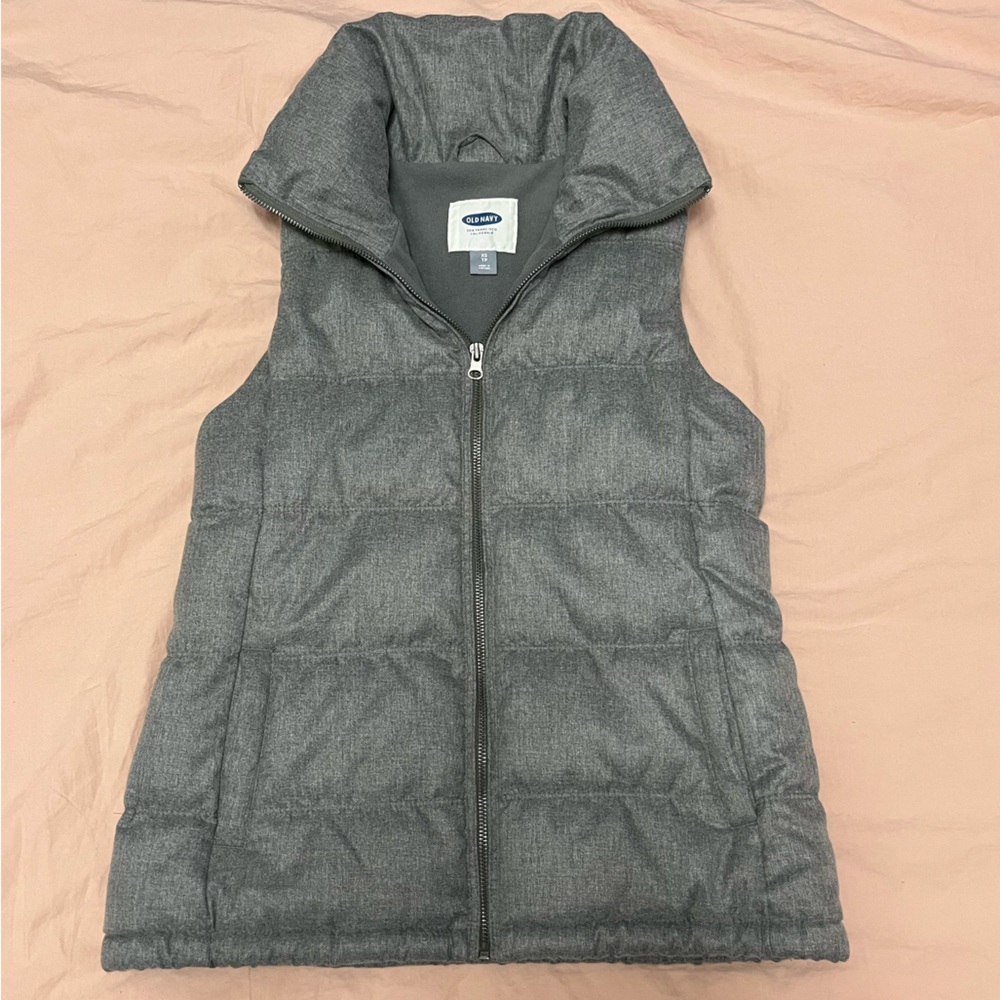 Old Navy Women’s Grey Puffer Vest XS